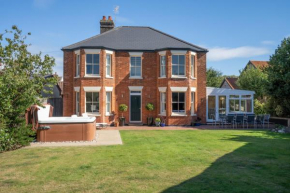 Cleveland House by Winterton Cottages